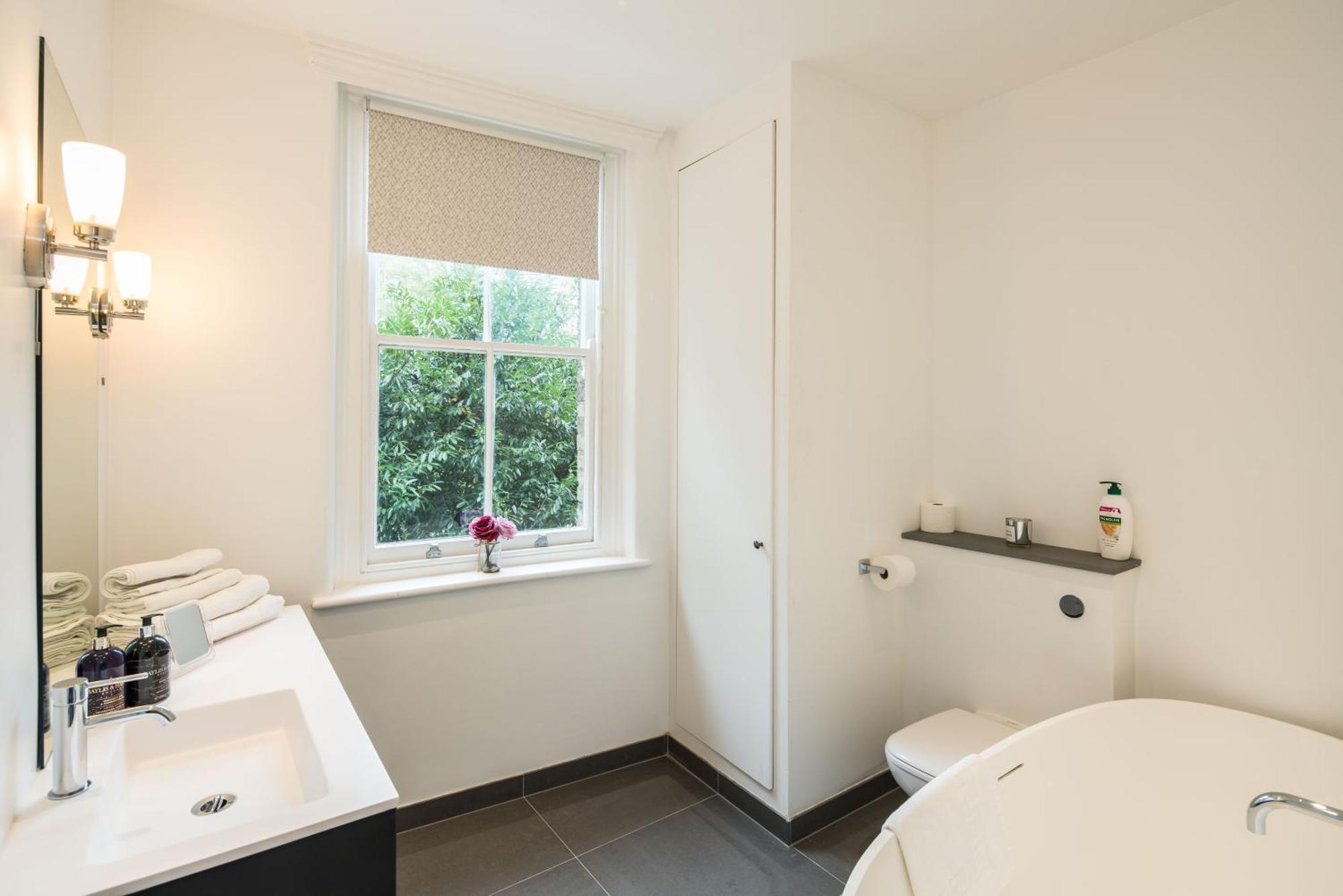 West Kensington-4bedrooms-cinema Rooms-olympia Londra