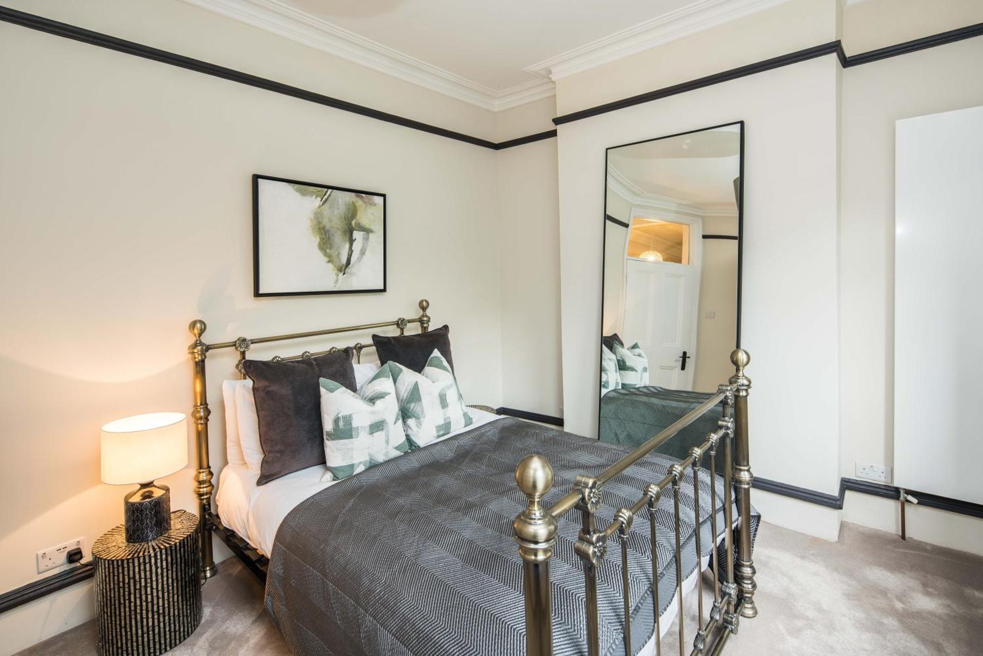 West Kensington-4bedrooms-cinema Rooms-olympia